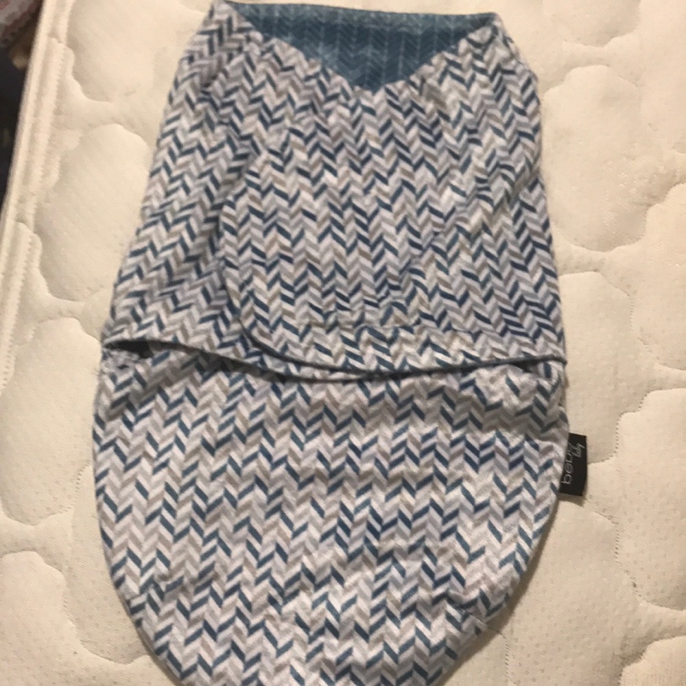 Bebe Bebe baby swaddle